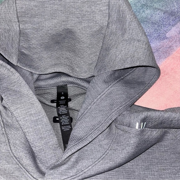 Men's Lululemon Textured Tech Hoodie Size S Rhino Grey Pullover - Picture 8 of 10
